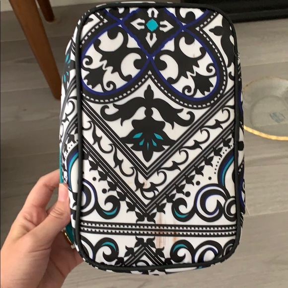 Makeup holder - Picture 3 of 3